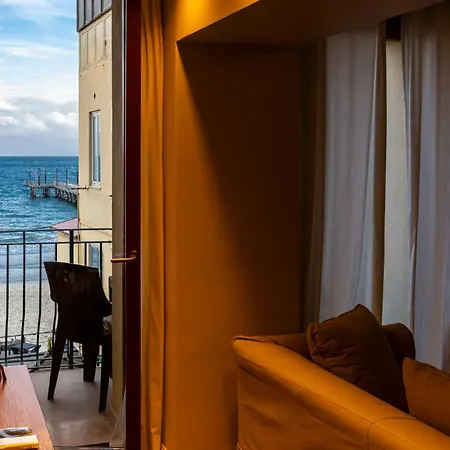 Via Colombo 6 - Position *