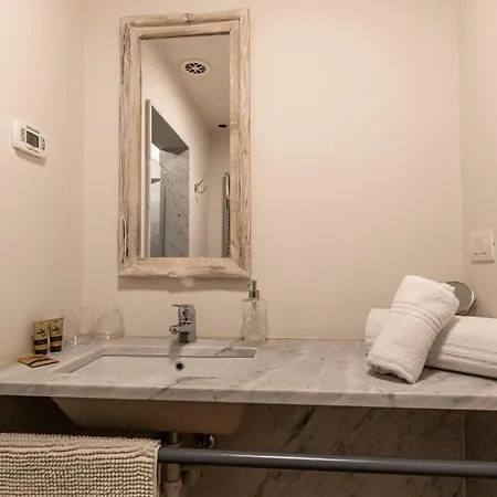 La Casa Di Via Colombo 6 *